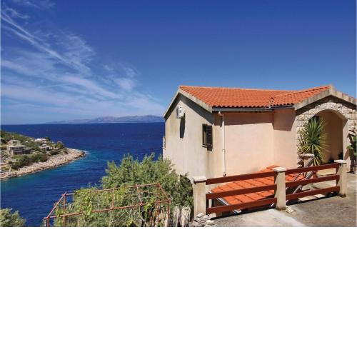 2 Bedroom Lovely Apartment In Blato