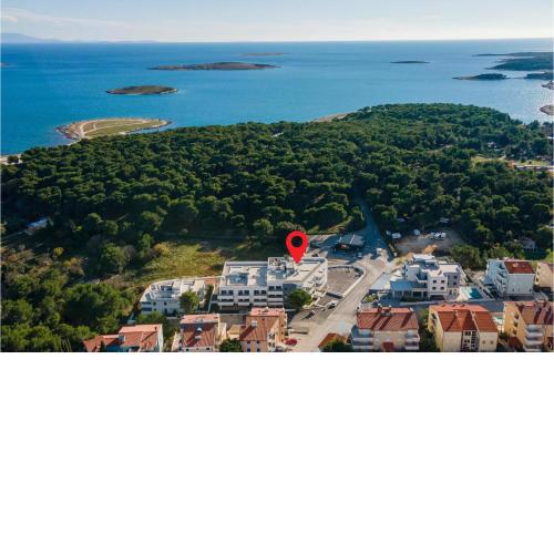 2 Bedroom Lovely Apartment In Premantura