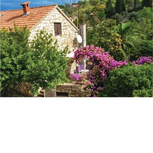2 Bedroom Lovely Apartment In Stomorska