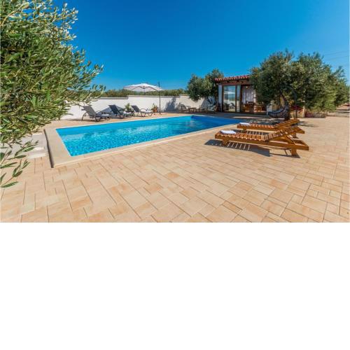 2 Bedroom Lovely Home In Biograd Na Moru