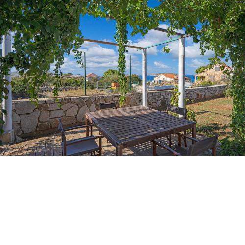 2 Bedroom Lovely Home In Kornati