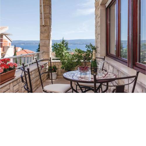 2 Bedroom Nice Apartment In Duce