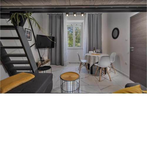 2 Bedroom Nice Apartment In Kraljevica