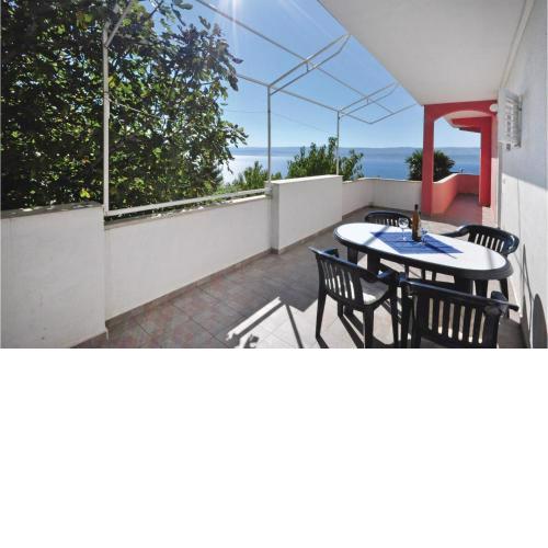 2 Bedroom Nice Apartment In Lokva Rogoznica