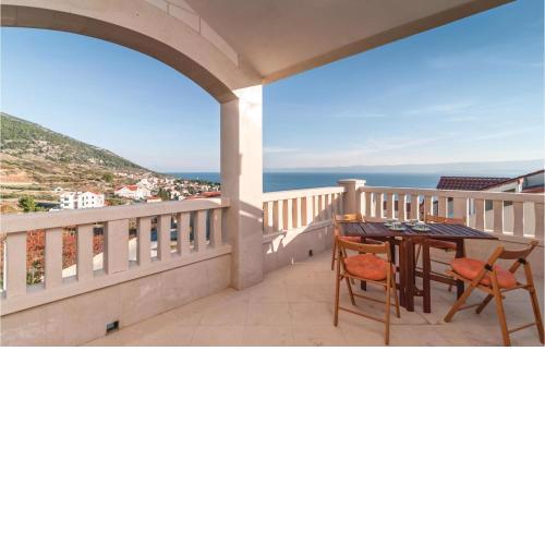 2 Bedroom Pet Friendly Apartment In Bol