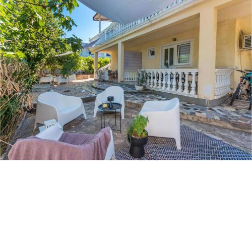 2 Bedroom Stunning Apartment In Biograd Na Moru