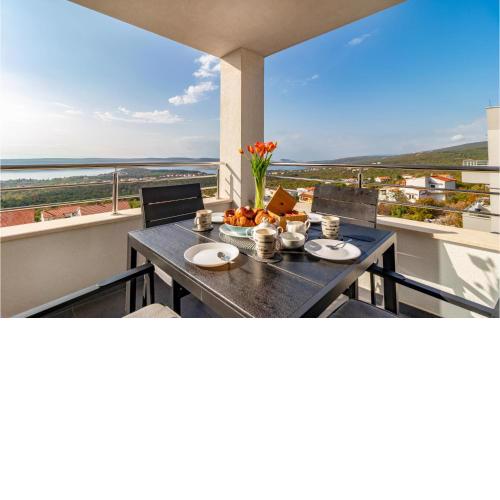 2 Bedroom Stunning Apartment In Jadranovo