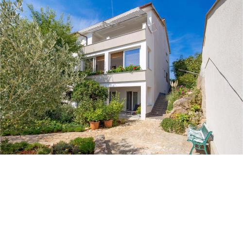 2 Bedroom Stunning Apartment In Krk