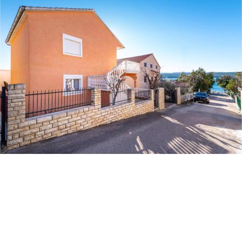 2 Bedroom Stunning Apartment In Krusevo