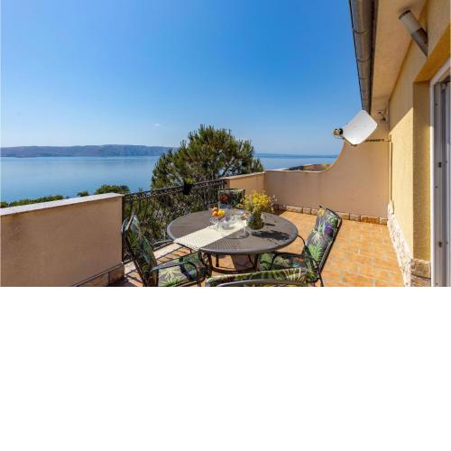 2 Bedroom Stunning Apartment In Senj