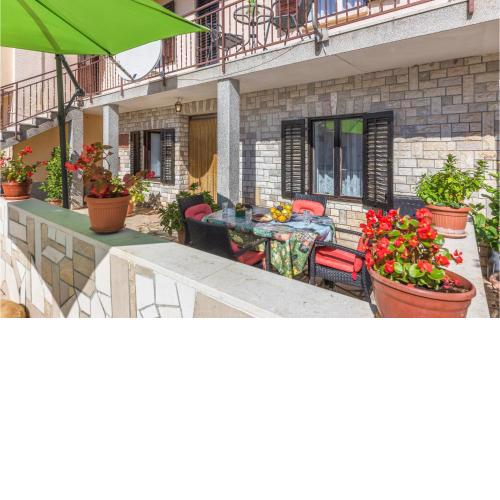 2 Bedroom Stunning Apartment In Valtura