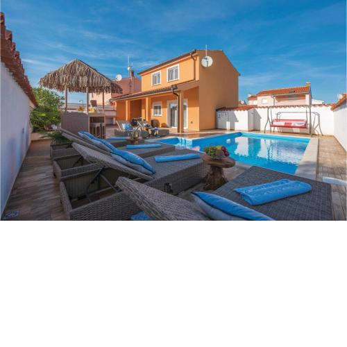 2 Bedroom Stunning Home In Betiga