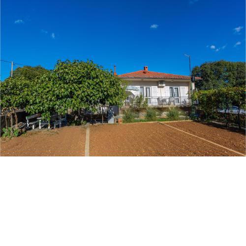 2 Bedroom Stunning Home In Omisalj