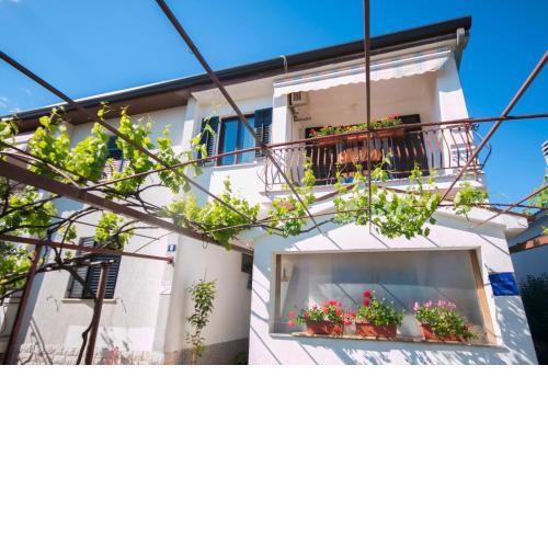 2 rooms app for 3 persons with 2 terraces near beach&town