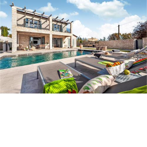 3 Bedroom Amazing Home In Matuhanci