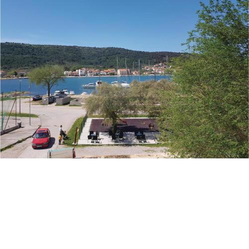 3 Bedroom Awesome Apartment In Bilice