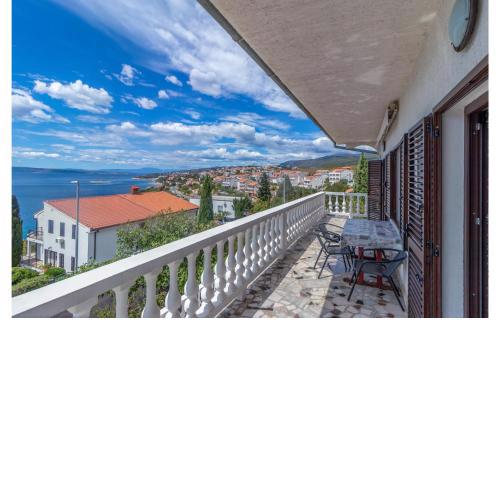 3 Bedroom Awesome Apartment In Novi Vinodolski