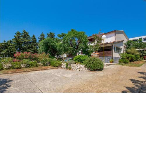 3 Bedroom Awesome Home In Barbat Na Rabu