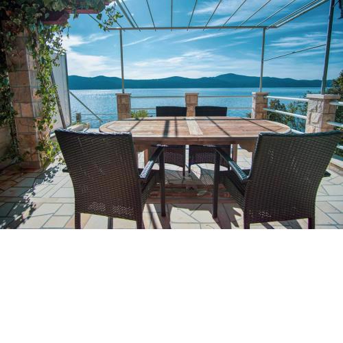 3 Bedroom Beach House with private sea access