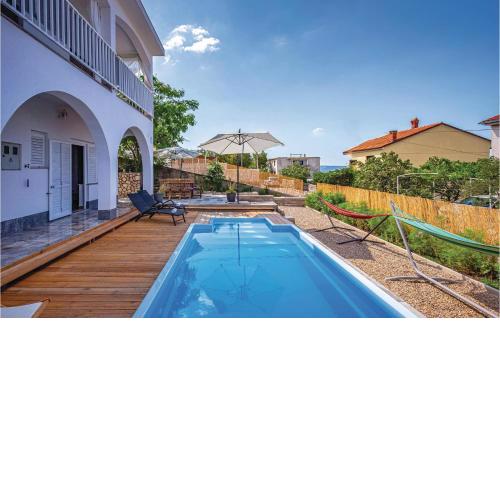 3 Bedroom Beautiful Apartment In Jadranovo