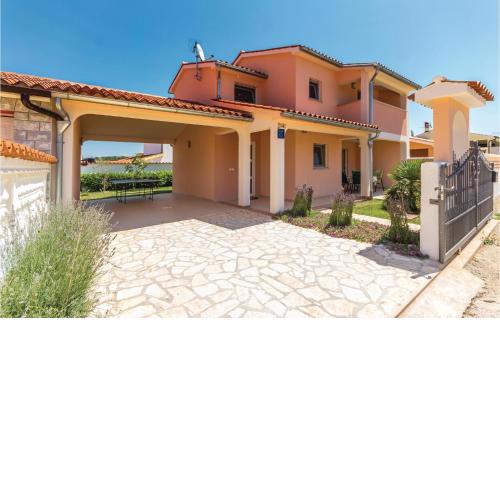3 Bedroom Beautiful Home In Betiga