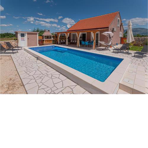 3 Bedroom Beautiful Home In Kaocine - Miljevci