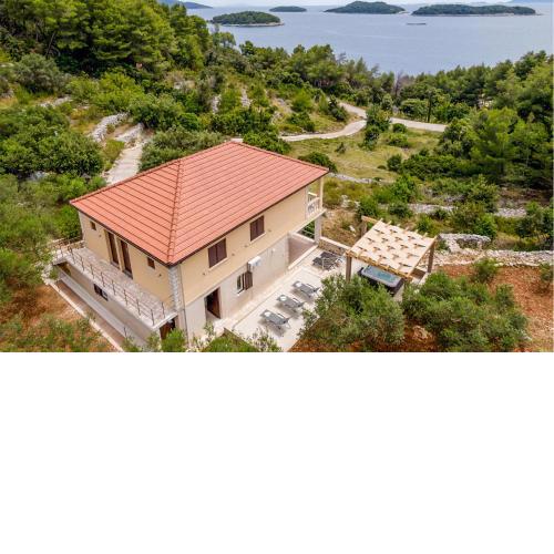 3 Bedroom Beautiful Home In Prizba