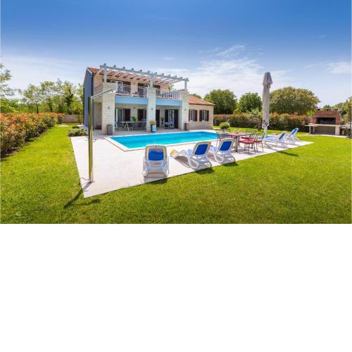 3 Bedroom Beautiful Home In Sosici