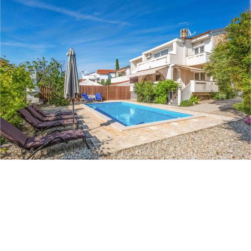 3 Bedroom Cozy Home In Punat