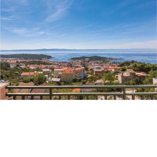 3 Bedroom Gorgeous Apartment In Makarska