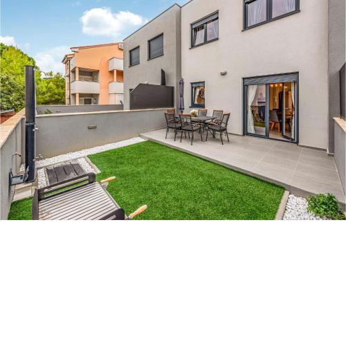 3 Bedroom Gorgeous Apartment In Vrsi
