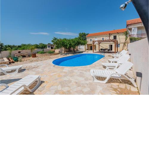 3 Bedroom Gorgeous Home In Gornje Rastane