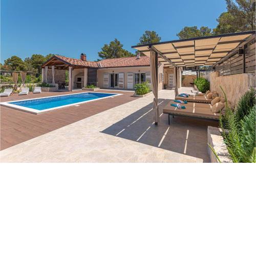 3 Bedroom Gorgeous Home In Jadrtovac