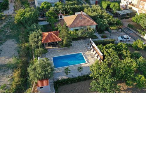 3 Bedroom Gorgeous Home In Kastel Kambelovac
