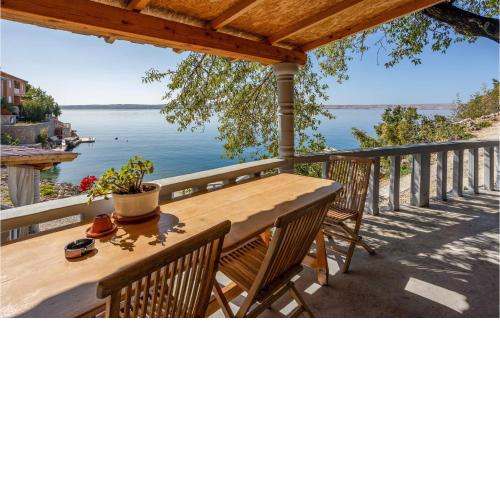 3 Bedroom Gorgeous Home In Lukovo Sugarje