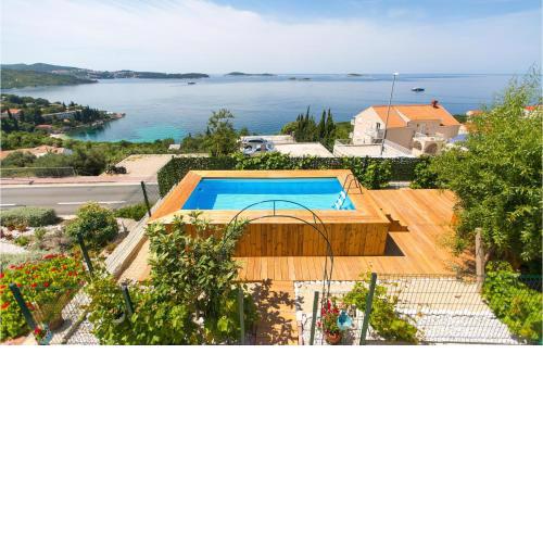 3 Bedroom Lovely Home In Plat