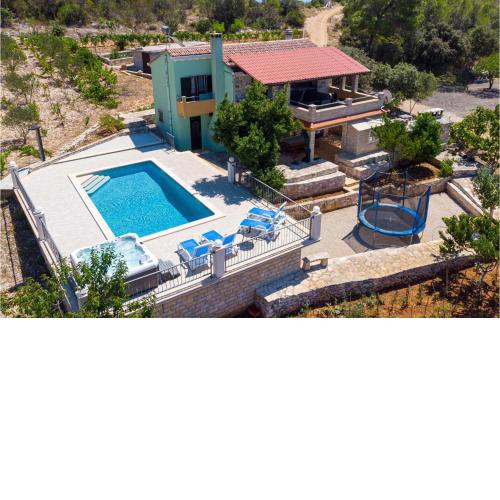 3 Bedroom Nice Home In Cara