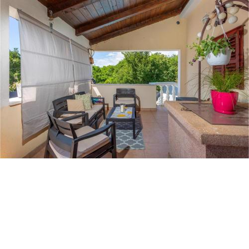 3 Bedroom Nice Home In Kras