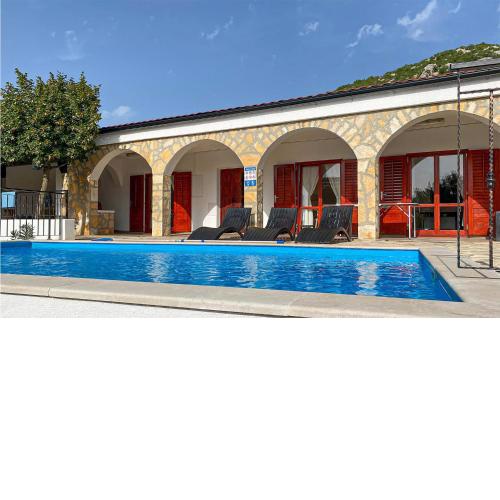 3 Bedroom Nice Home In Starigrad