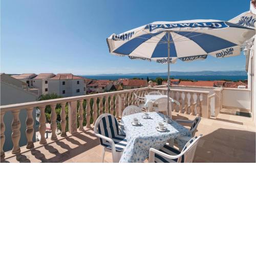 3 Bedroom Pet Friendly Apartment In Supetar