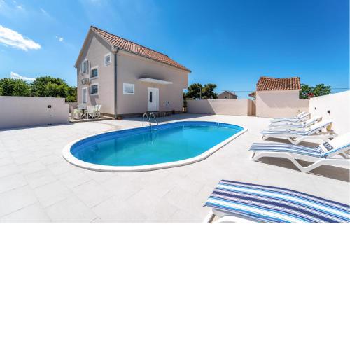 3 Bedroom Stunning Home In Benkovac