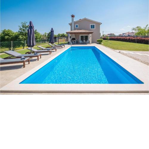 3 Bedroom Stunning Home In Zminj