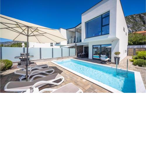 4 Bedroom Amazing Home In Kostelj
