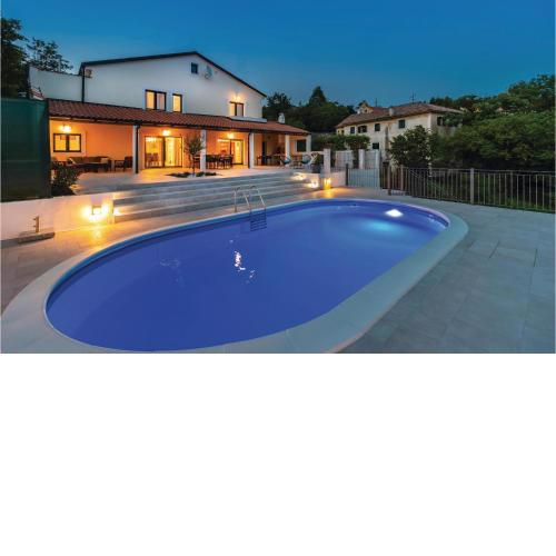 4 Bedroom Amazing Home In Praputnjak