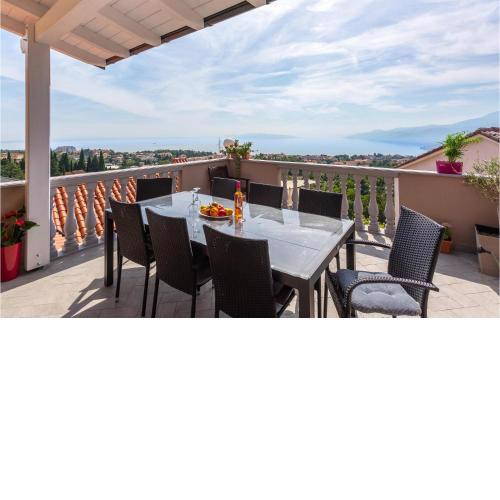 4 Bedroom Awesome Apartment In Kastav