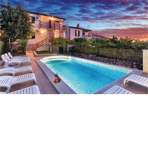 4 Bedroom Beautiful Home In Pula