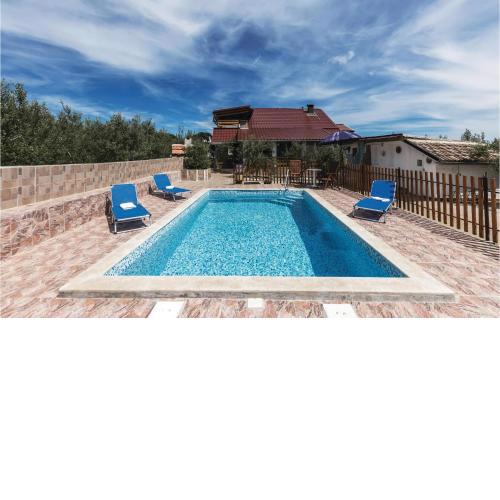 4 Bedroom Beautiful Home In Valtura