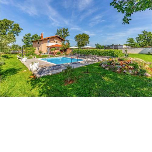 4 Bedroom Cozy Home In Marcana