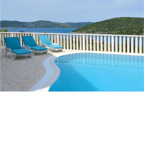 4 Bedroom Lovely Home In Drvenik Veliki
