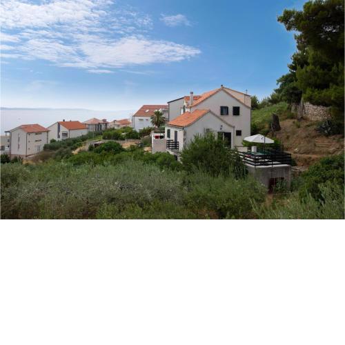 4 Bedroom Lovely Home In Podstrana